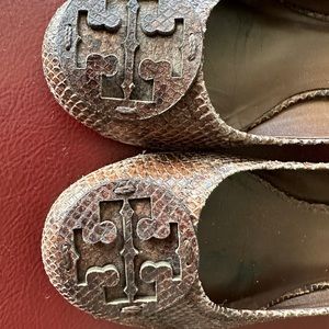Like New Tory Burch  comfortable softest shoes. Darling of New York Snake print